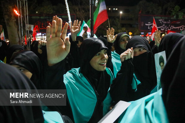 بدرقه کاروان دانش‌آموزی اربعین از مشهد مقدس
