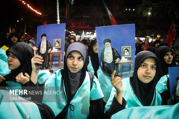 بدرقه کاروان دانش‌آموزی اربعین از مشهد مقدس