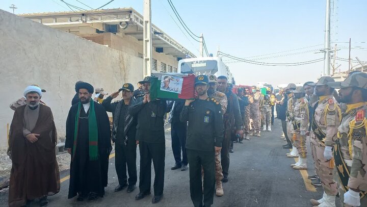 شعار مرگ بر آمریکا در استقبال از شهدای اخیر در مرز مهران شعار مرگ بر آمریکا در استقبال از شهدای اخیر در مرز مهران