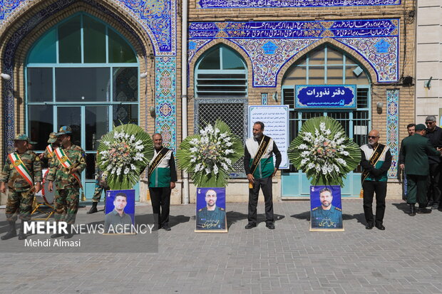 تشییع پیکر مطهر سه شهید والامقام در زنجان