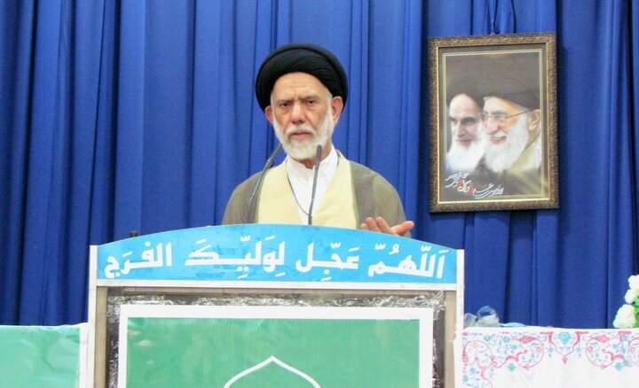 امام جمعه دیر: ملت ایران  اجازه جولان به فتنه گران را نخواهد داد
