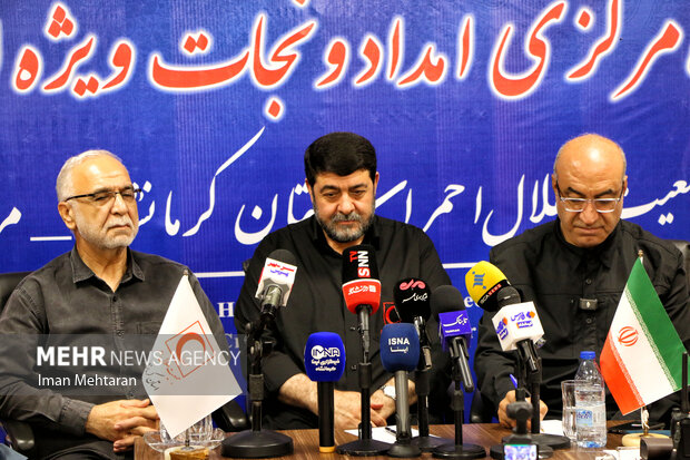 بازدید رئیس جمعیت هلال‌احمر از پایگاه‌های امدادی مرز خسروی و منذریه