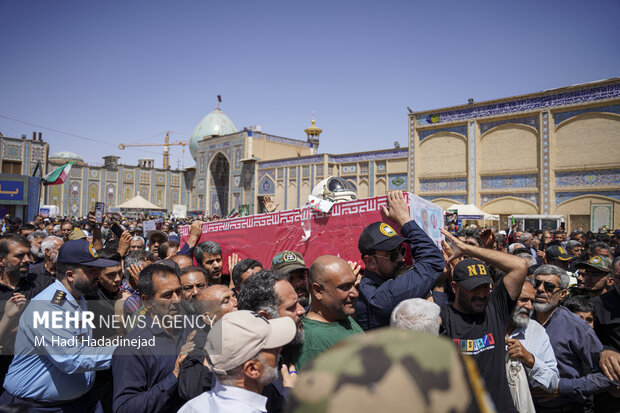 پیکر شهید سرتیپ دوم خلبان مجید کاظمی در شیراز