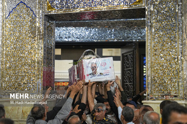 پیکر شهید سرتیپ دوم خلبان مجید کاظمی در شیراز