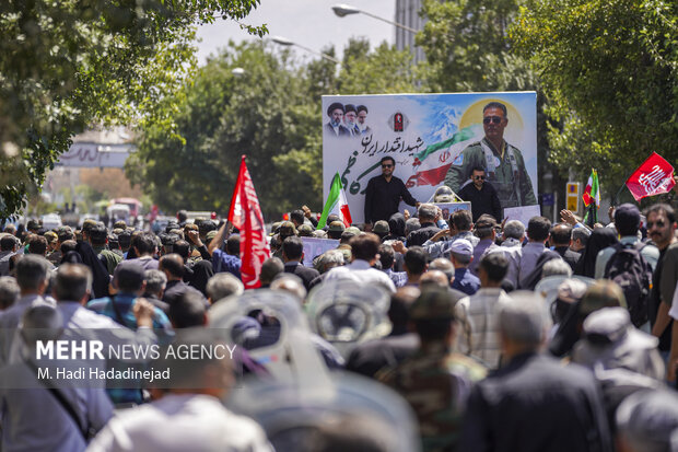 پیکر شهید سرتیپ دوم خلبان مجید کاظمی در شیراز