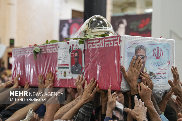 پیکر شهید سرتیپ دوم خلبان مجید کاظمی در شیراز