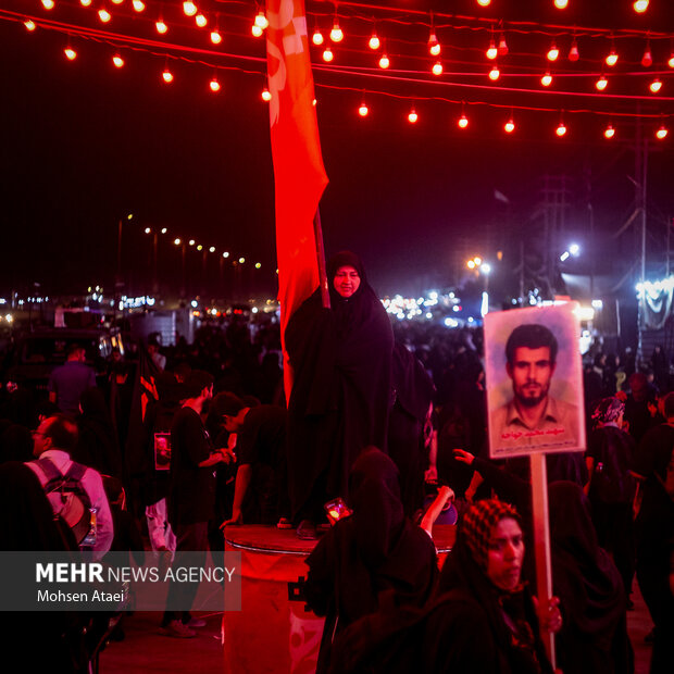 پرچم خونخواهی رهبر شهید انقلاب در طریق‌الحسین(ع)
