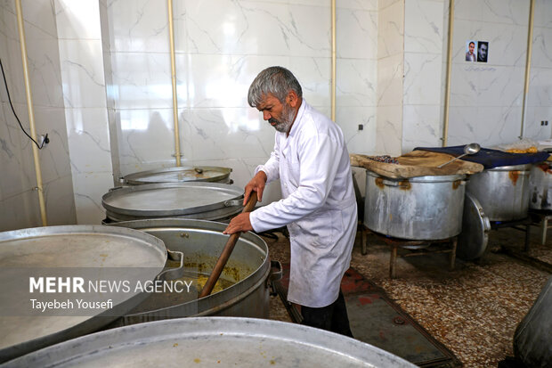 خدمت‌رسانی به زائران اربعین حسینی در موکب های همدان