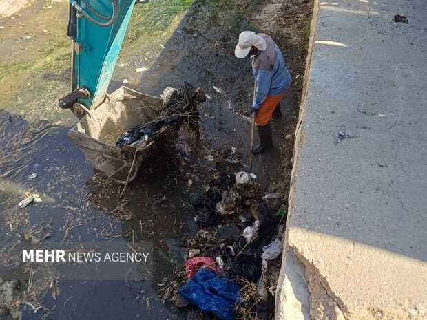 ۱۷ کانال بزرگ دوگنبدان زیر هجوم زباله؛ قانون پسماند همچنان معطل اجرا ۱۷ کانال بزرگ دوگنبدان زیر هجوم زباله؛ قانون پسماند همچنان معطل اجرا