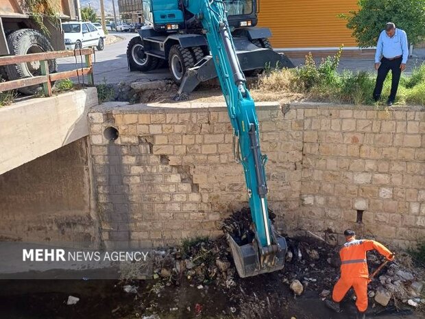 ۱۷ کانال بزرگ دوگنبدان زیر هجوم زباله؛ قانون پسماند همچنان معطل اجرا ۱۷ کانال بزرگ دوگنبدان زیر هجوم زباله؛ قانون پسماند همچنان معطل اجرا