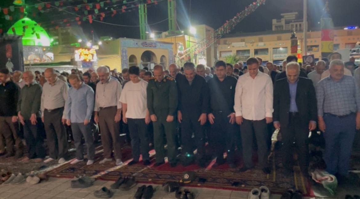 اقامه نماز استغاثه به امام زمان(عج) در شهرکرد