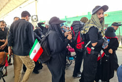 مهران گذرگاه عشق حسینی؛ حماسه خدمت به زائران رقم خورد