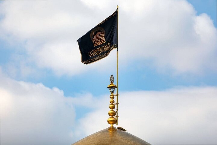 پرچم متبرک حرم مطهر امام رضا(ع) در نجف