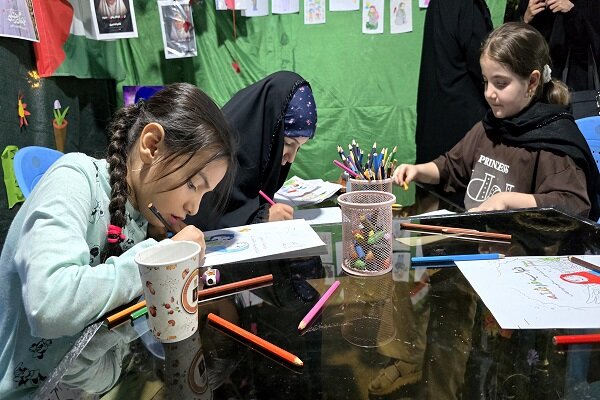 موکب سیدالشهدا(ع) آوج؛ از خدمات شبانه‌روزی تا غرفه‌های فرهنگی و درمان