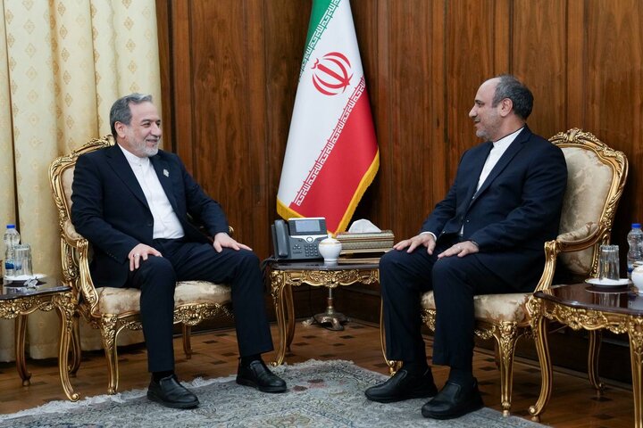 دیدار سفیر جمهوری اسلامی ایران در اتیوپی با عراقچی دیدار سفیر جمهوری اسلامی ایران در اتیوپی با عراقچی