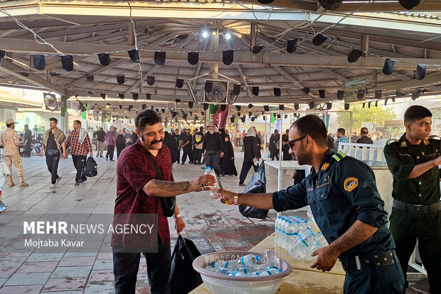تردد زائرین اربعین حسینی در مرز مهران