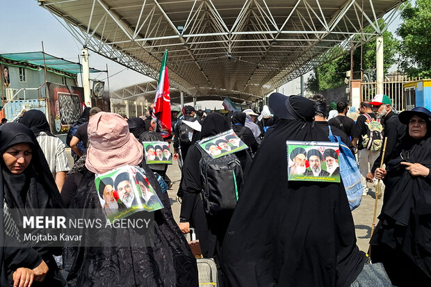 مهران گذرگاه عشق حسینی؛ حماسه خدمت به زائران رقم خورد