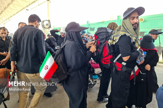 تردد زائرین اربعین حسینی در مرز مهران