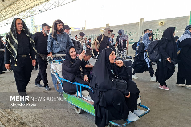 تردد زائرین اربعین حسینی در مرز مهران
