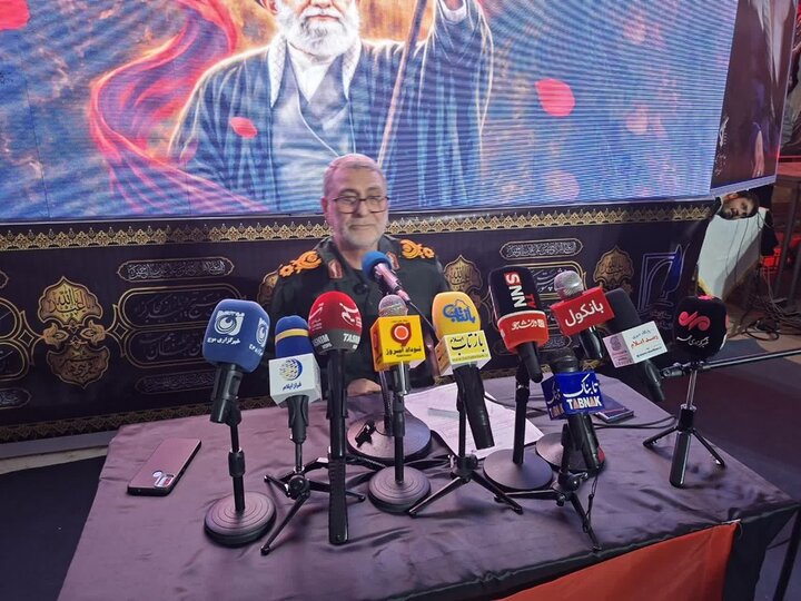 سپاه در اوج آمادگی دفاعی پای کار خدمت به زائران اربعین است سپاه در اوج آمادگی دفاعی پای کار خدمت به زائران اربعین است