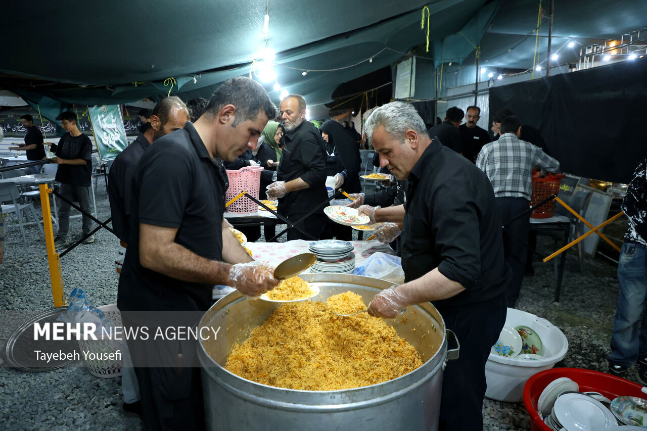 ماجرای خواب آشپز موکب انصارالحسین همدان؛ همه پای کار زوار حسین (ع)