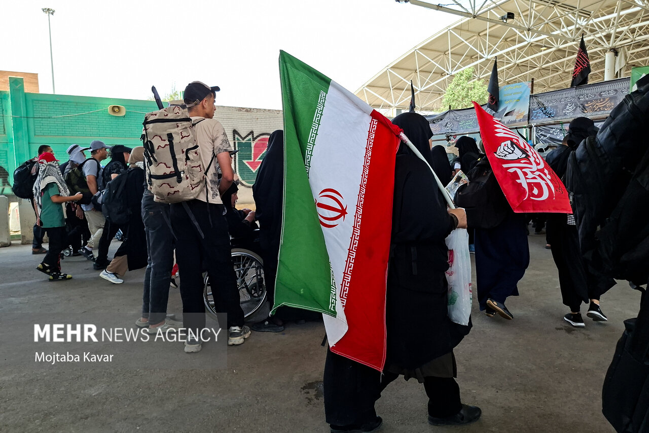 وضعیت تردد زوار در مرز مهران طی شامگاه شنبه به روایت خبرنگار مهر