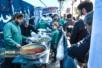 جعفری: ۴۰ موکب مردمی به زائران اربعین در ساوه خدمت‌رسانی می‌کنند