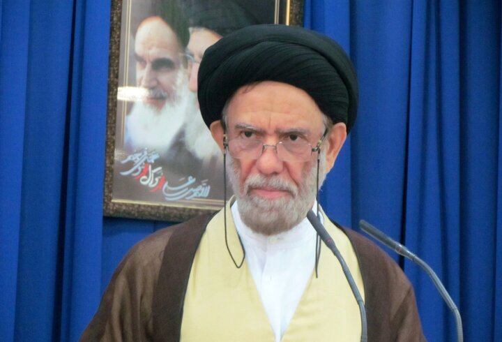 امام جمعه دیّر:ایستادگی بر آرمان‌های الهی رمز جاودانگی نهضت حسینی است