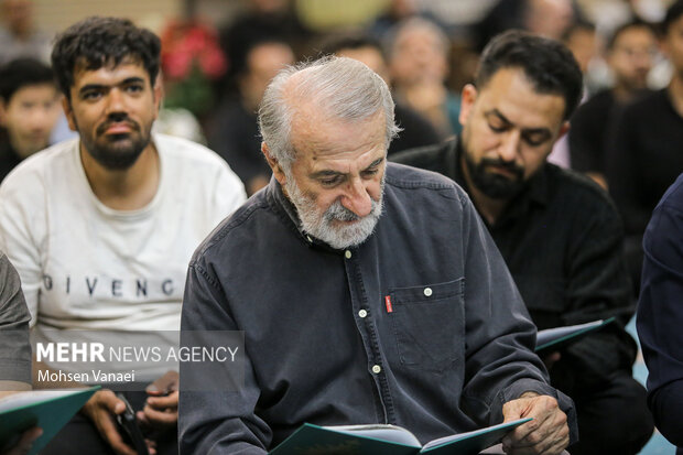 مراسم یادبود مرحوم «اکبر عبدی» در مسجد بلال