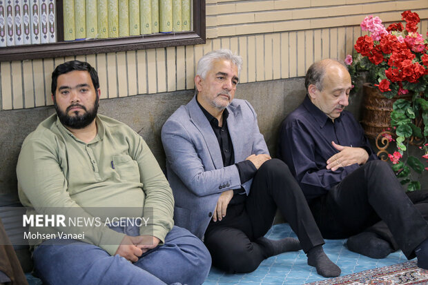 مراسم یادبود مرحوم «اکبر عبدی» در مسجد بلال