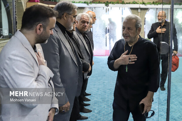 مراسم یادبود مرحوم «اکبر عبدی» در مسجد بلال