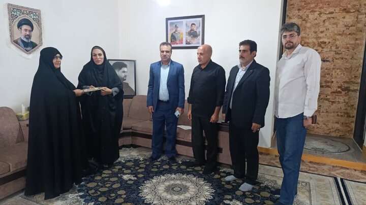 دیدار مسئولان بنیاد شهید لرستان با خانواده شهید «مهدی حیدری»