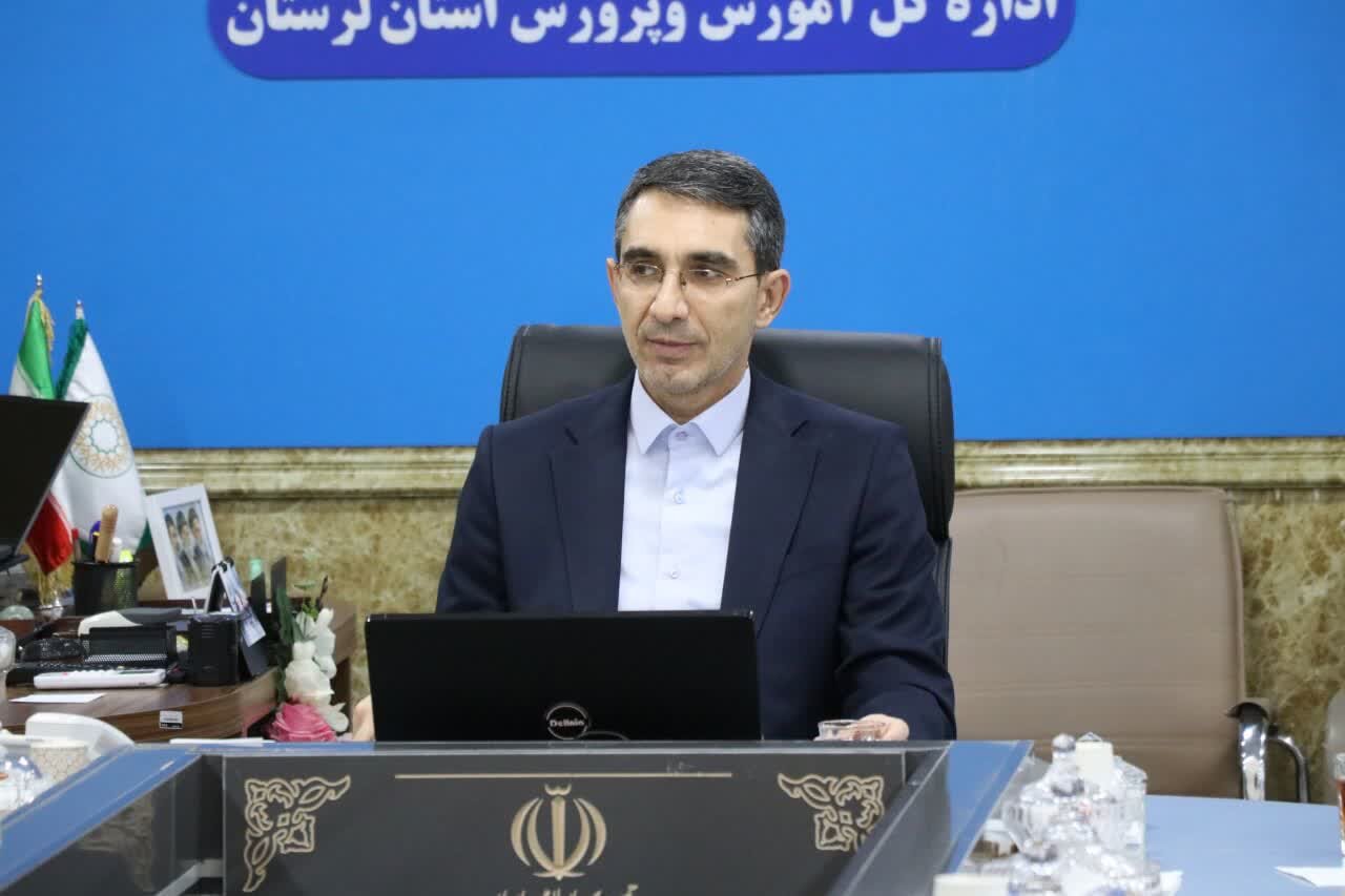 تدوین نقشه راه توانمندسازی معلمان لرستان بر اساس نیازسنجی