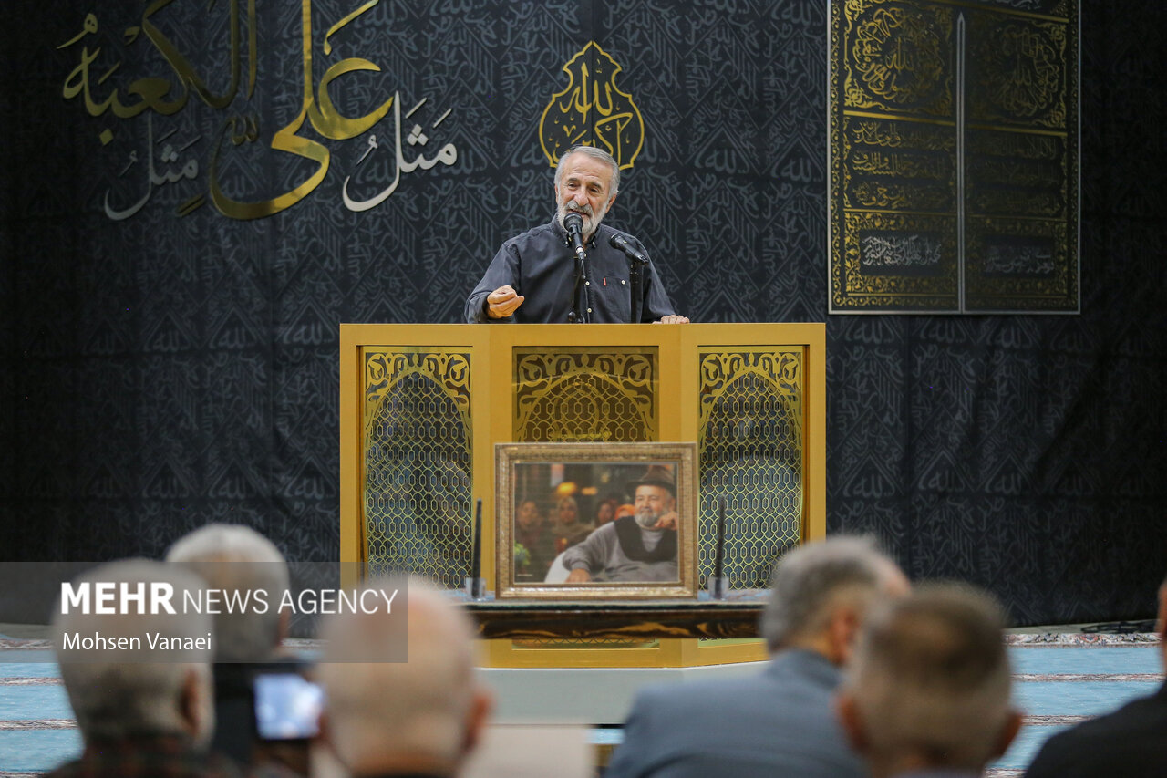 مراسم یادبود مرحوم «اکبر عبدی» در مسجد بلال