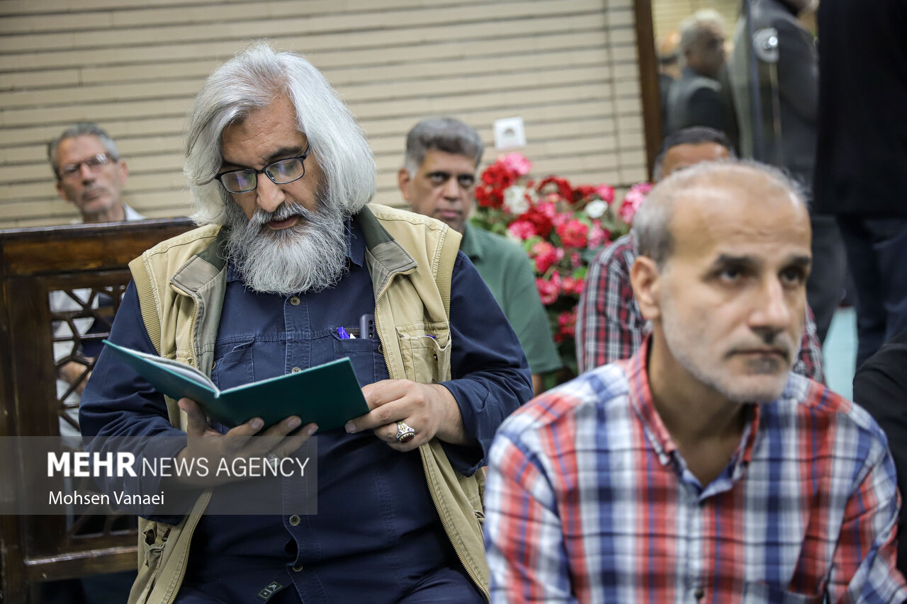 مراسم یادبود مرحوم «اکبر عبدی» در مسجد بلال