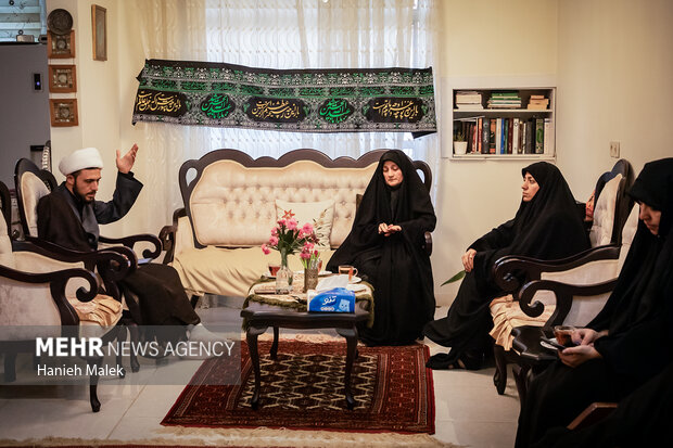 خانه به خانه با نام حسین(ع)