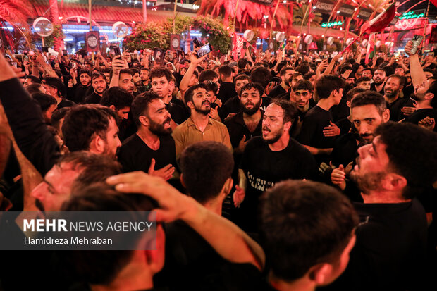 عزاداری شب اربعین حسینی در بین الحرمین