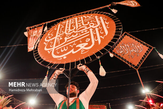 عزاداری شب اربعین حسینی در بین الحرمین