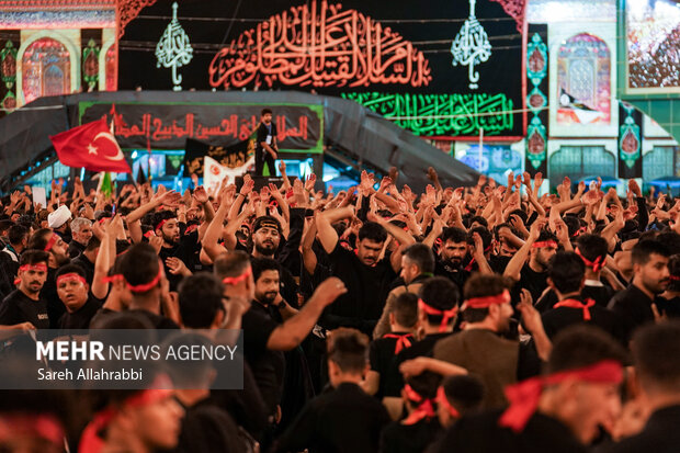 عزاداری شب اربعین حسینی در بین الحرمین