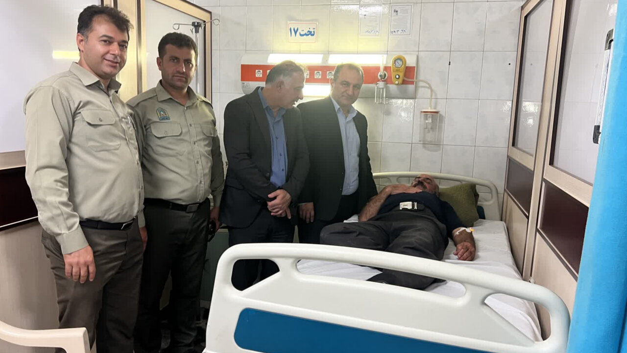 تحلیل خبر: حمله قاچاقچی چوب به جنگلبان چالوسی در روز جنگلبان | مهر - کد 1f36