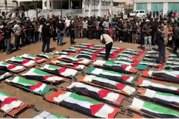 بالفيديو، وداع مؤلم مع شهداء أكبر مجزرة ارتكبها الكيان الصهيوني في غزة