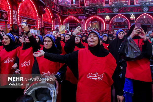 عزاداری شب اربعین در بین الحرمین