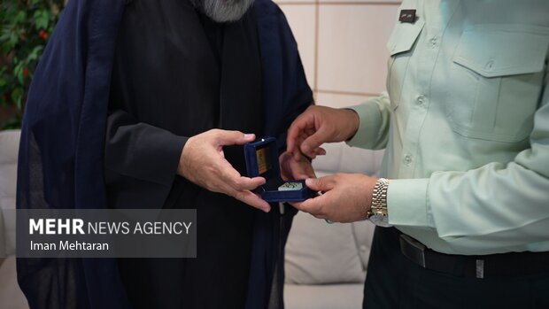 تقدیر از ضامن کربلای زوار اربعین توسط حرم امیرالمومنین(ع)