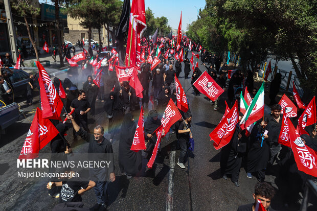 اینجا در قبله تهران هم بوی اربعین می‌آید
