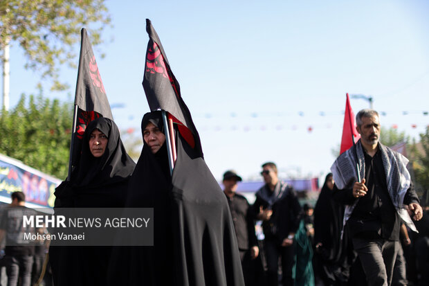 آغاز مراسم جاماندگان اربعین حسینی و تشییع شهید در همدان