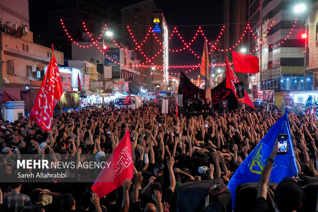 عزاداری شب اربعین حسینی در بین الحرمین