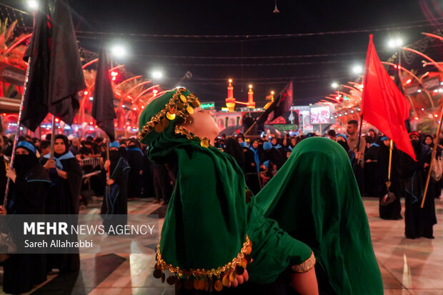 عزاداری شب اربعین حسینی در بین الحرمین