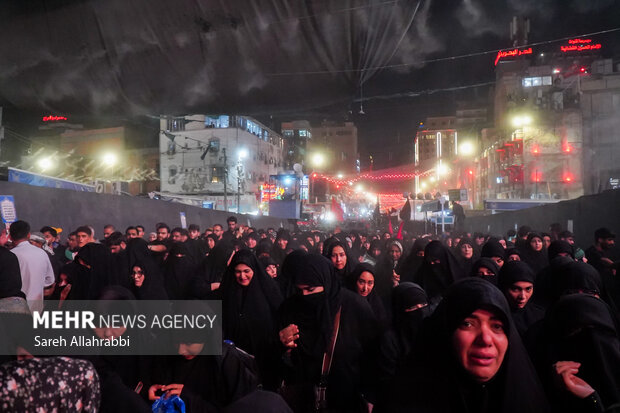 عزاداری شب اربعین حسینی در بین الحرمین