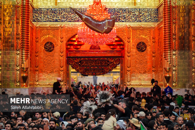 عزاداری شب اربعین حسینی در بین الحرمین