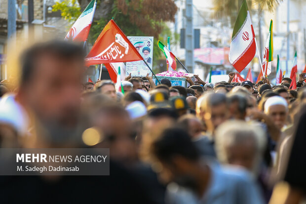 تشییع پیکر خانواده شهیدان جعفری در قشم